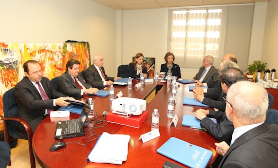 S.M. la Reina Doña Sofía se reúne con el comité científico asesor de la Fundación CIEN